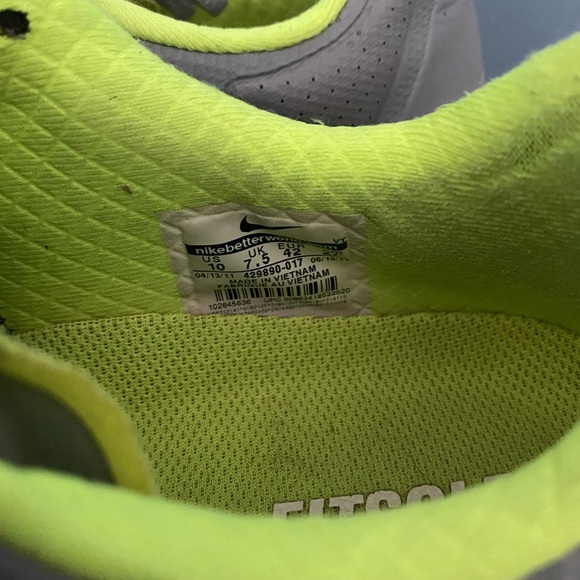 Mens size 10 airmax 2011 - Picture 4 of 4